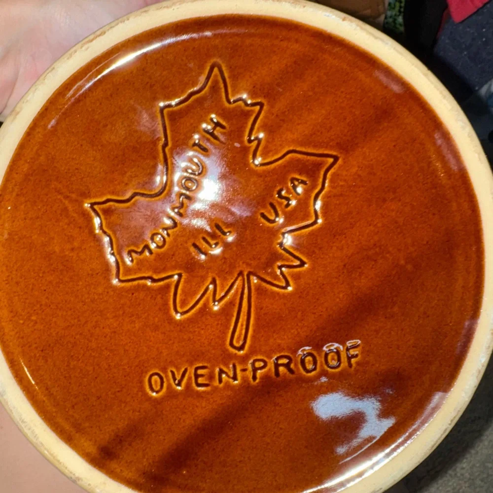 Antique 1930’s Monmouth Pottery Beehive Ribbed Bowl with Lid - Picture 4 of 4